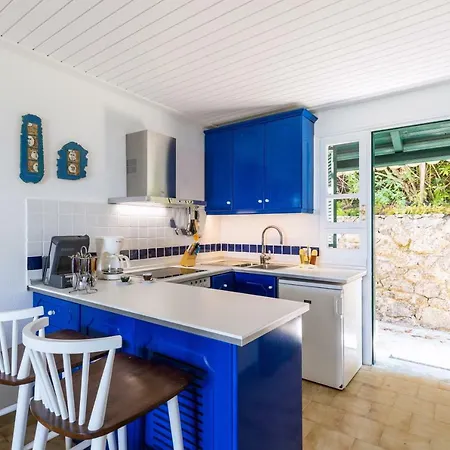Corfu Seafront Beach With Garden Apartment Glyfada (Corfu)