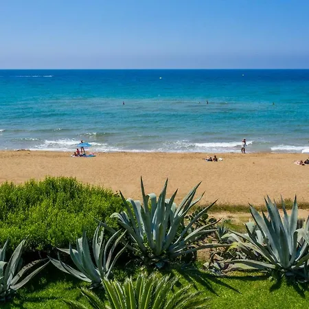 Corfu Seafront Beach With Garden דירה *